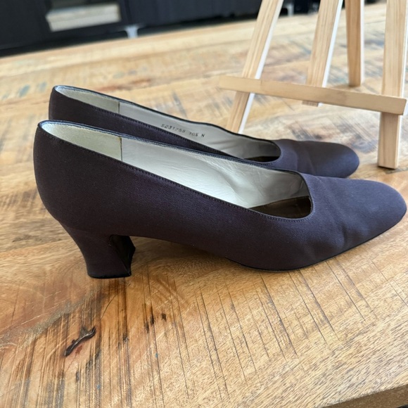 STUART WEITZMAN Classic Chocolate Brown Pumps Heels Size 10.5 - Picture 10 of 14